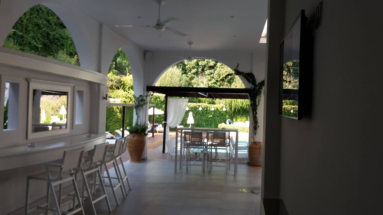 Poolbar Lindos Mare, Seaside Hotel