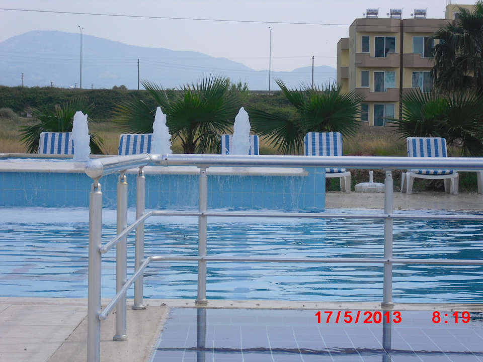 Saubere Anlage Skys Hotel