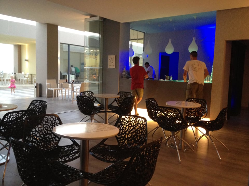 Cafe-Bar in der Passage Atlantica Mikri Poli Crete