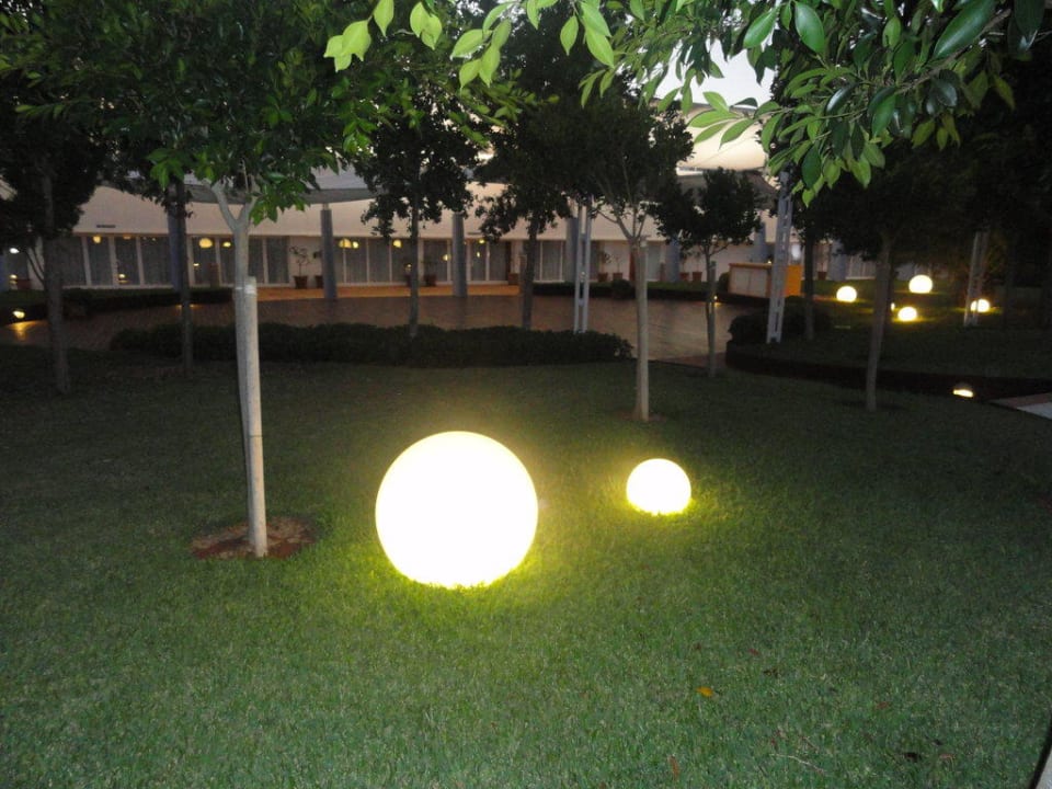 Garten mit Beleuchtung Grand Palladium Select Palace Ibiza