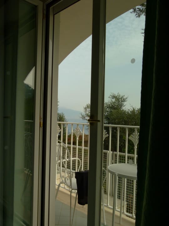 Mit etwas Sicht auf Vesuv und Meer Hotel Garden Riviera