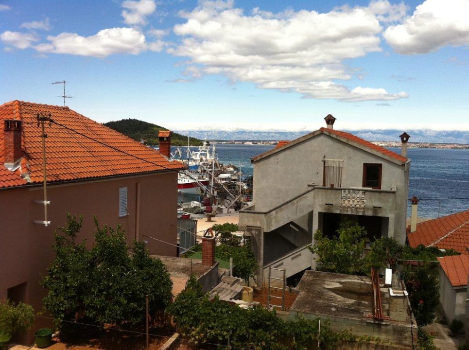 Ausblick in die Nachbarschaft Ferienhaus Vesna