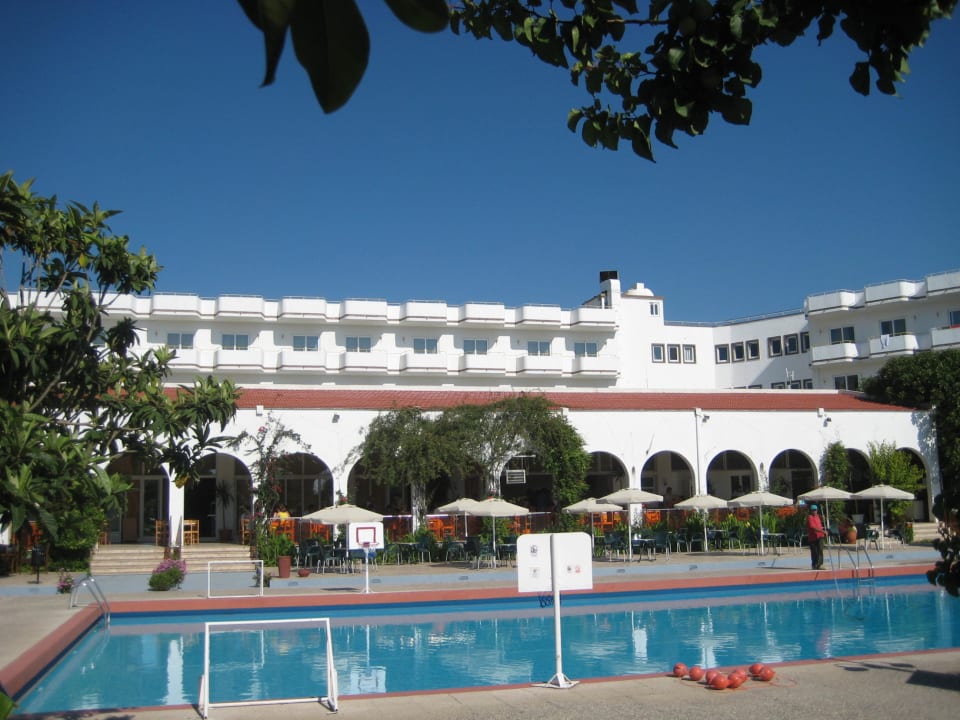 Pool mit Hotel Irene Palace Beach Resort Club alltoura