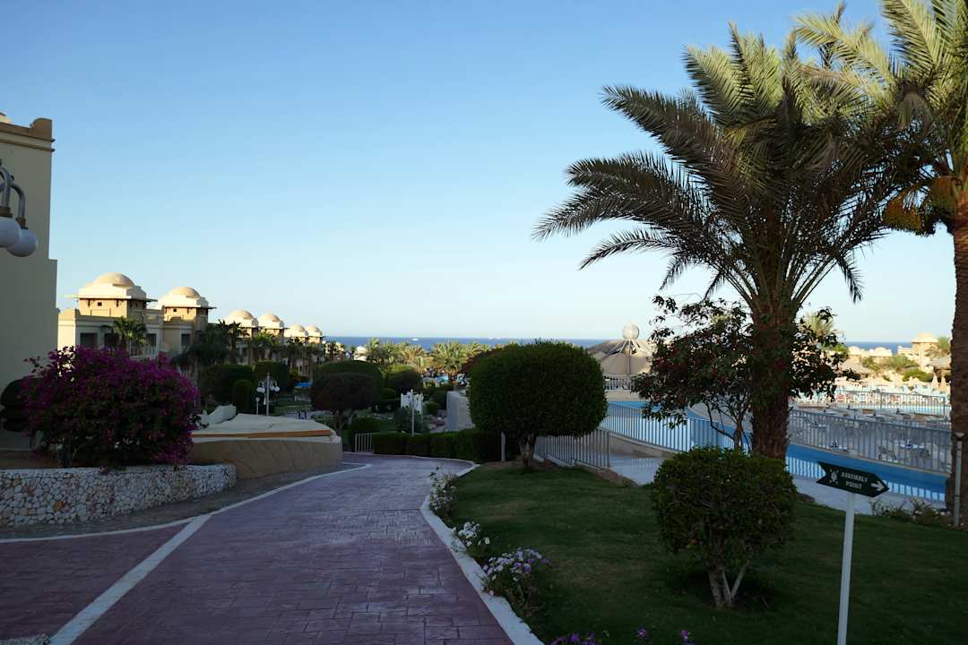 Gartenanlage Serenity Alpha Beach