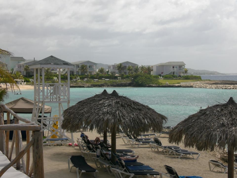 Blick auf die Villen Hotel Grand Palladium Lady Hamilton Resort & Spa