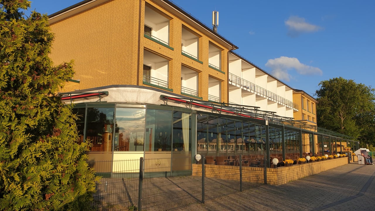 Außenansicht Seehotel Berlin-Rangsdorf