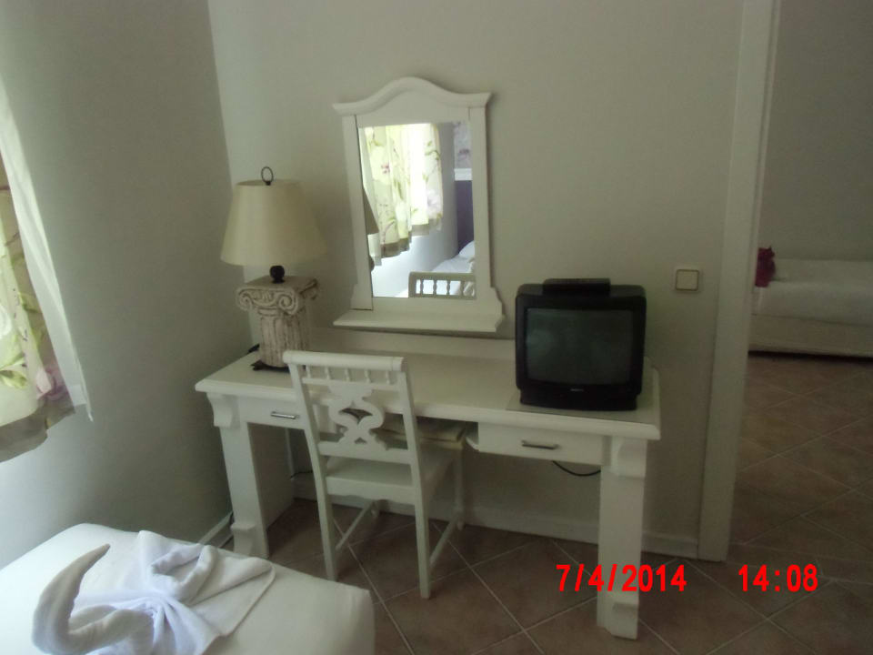 Schlafzimmer Iz Flower Side Beach Hotel