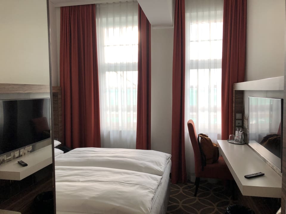 Zimmer H+ Hotel Lübeck