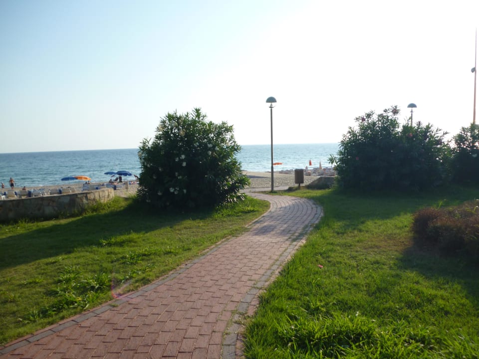 Дорожка к пляжу Клеопатра Hotel Aslan City Kleopatra
