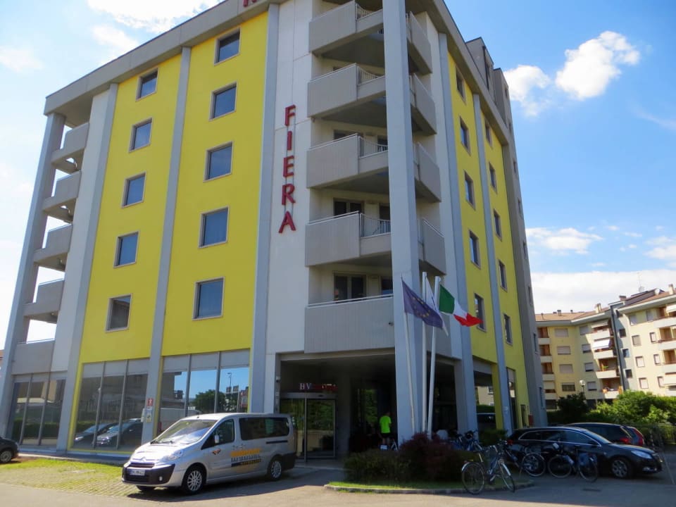 Eingang und Frontansicht Hotel Fiera Verona