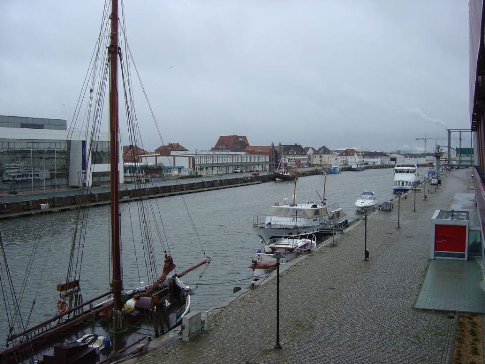 Zimmerausblick Nordsee Hotel Fischereihafen