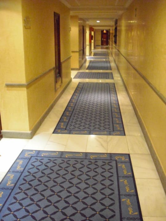 Der Flur zu den Zimmern R2 Rio Calma Hotel & Spa & Conference