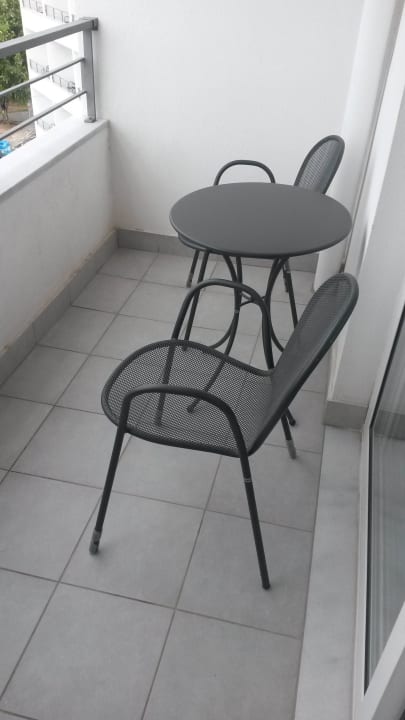 Stühle ohne Sitzauflagen Hotel Lucy