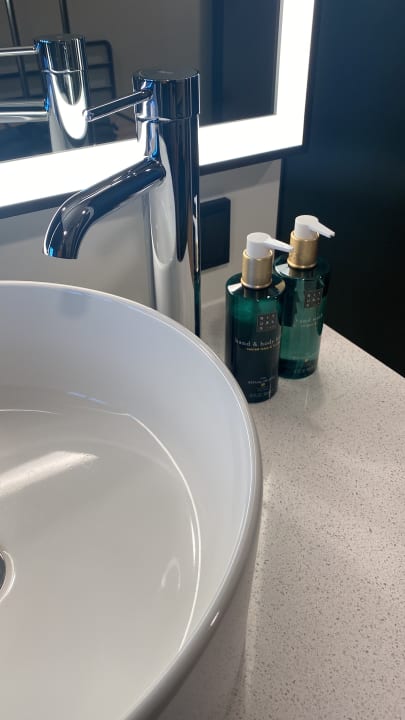 Sonstiges REVERB by Hard Rock Hamburg