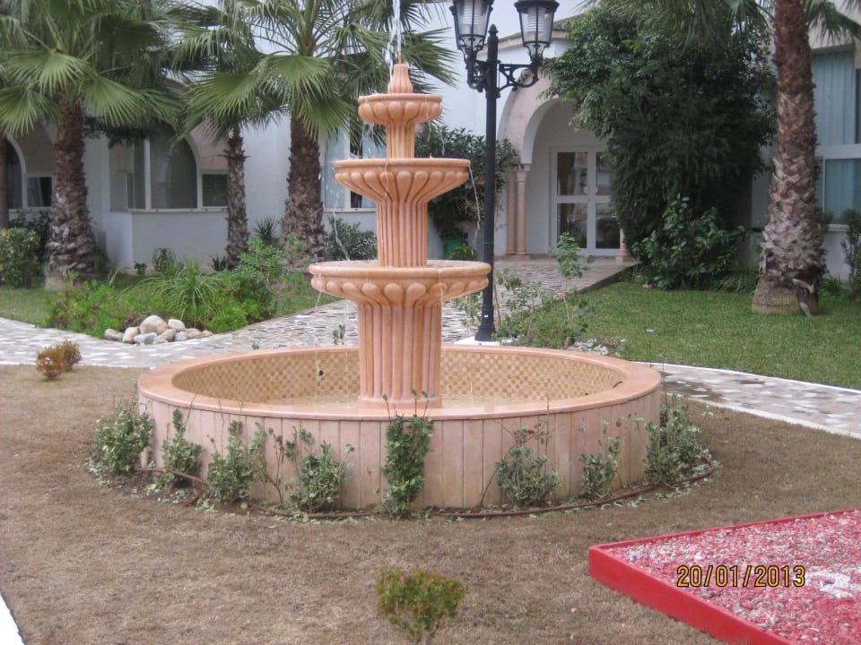 Die Fontaine am Eingang Occidental Marco Polo