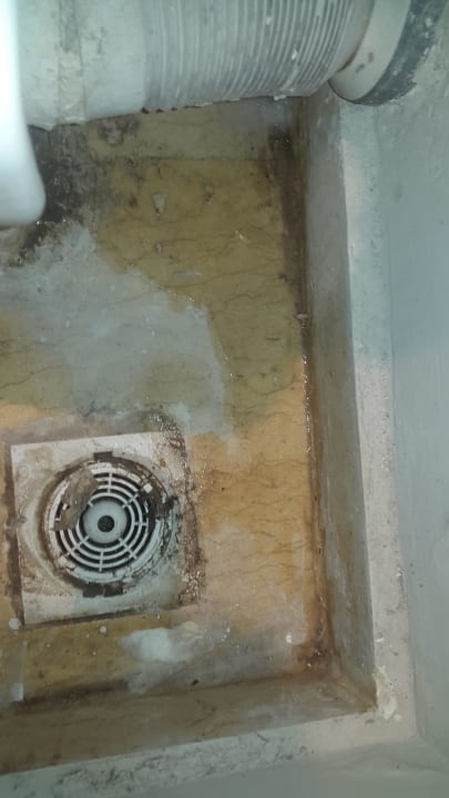 Öffentliche Toilette am Pool Sunny Days Palma De Mirette Resort & Spa