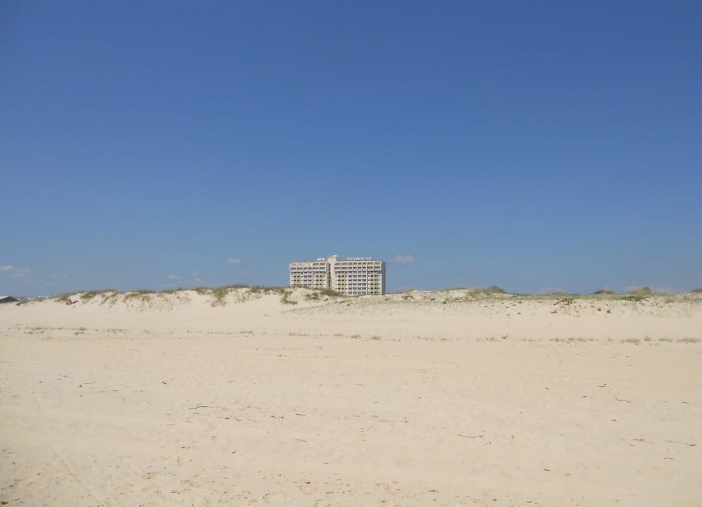 Ein Schandfleck in der Natur, aber ein Top Hotel Ozadi Altura Beach Resort