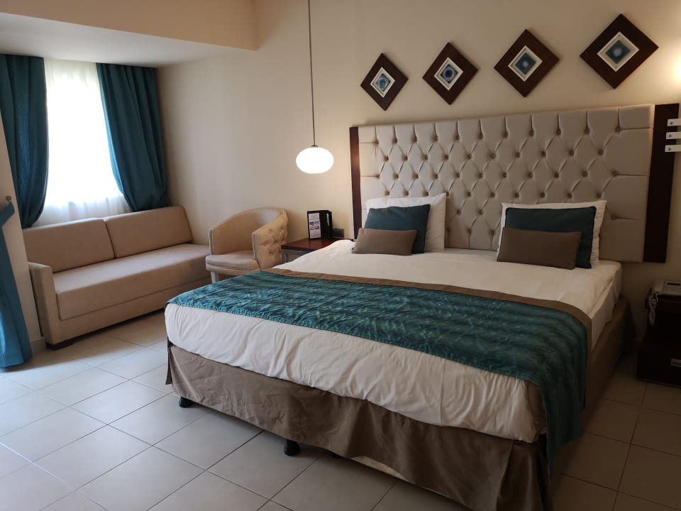 Zimmer Kamelya Aishen Club