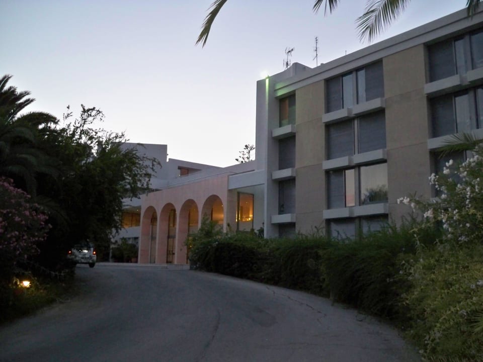 Wejście główne Caravia Beach Hotel