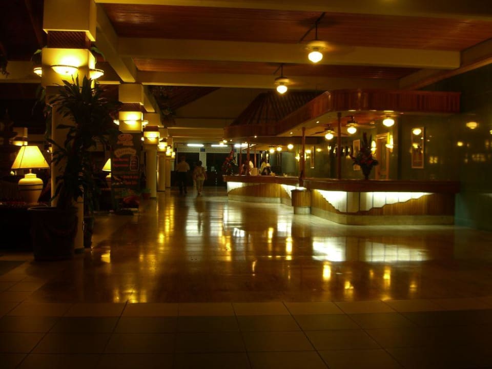 Die Rezeption vom Palace Hotel Grand Palladium Palace Resort, Spa & Casino