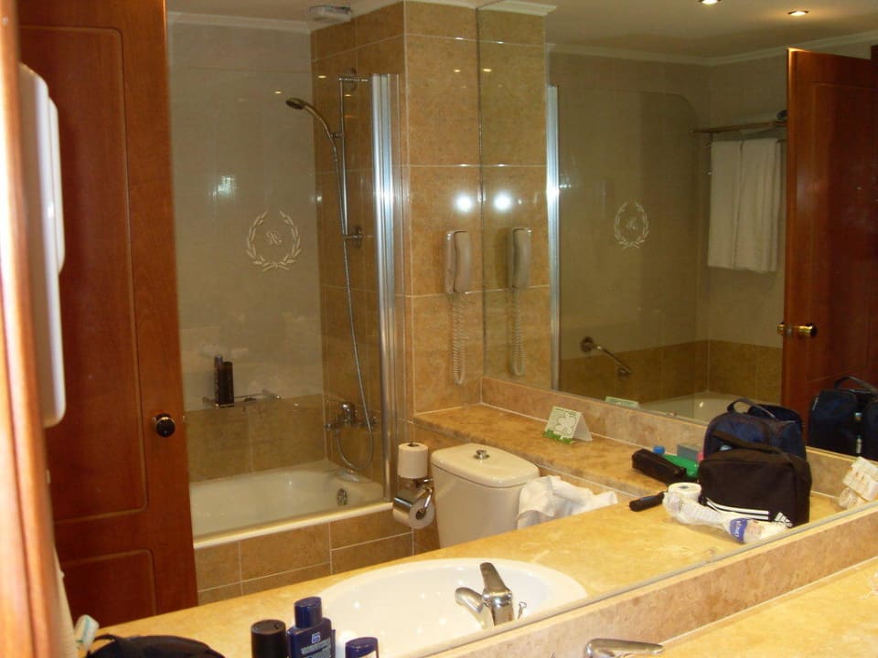 Badezimmer des Superior Doppelzimmers Porto Bello Royal