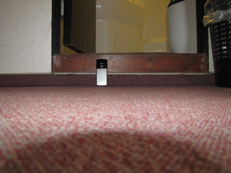 Übergang Zimmer - WC/Bad Hotel Sonne