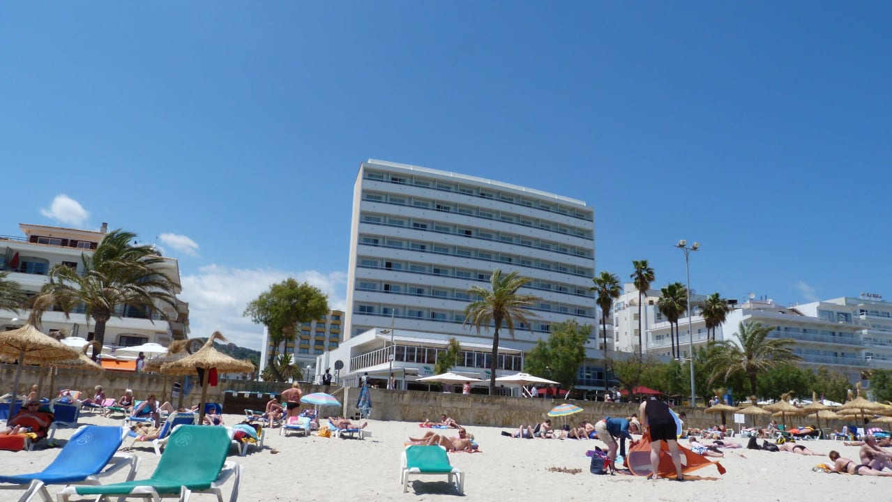 Vom Strand aus Blick auf das Hotel Hipotels Don Juan