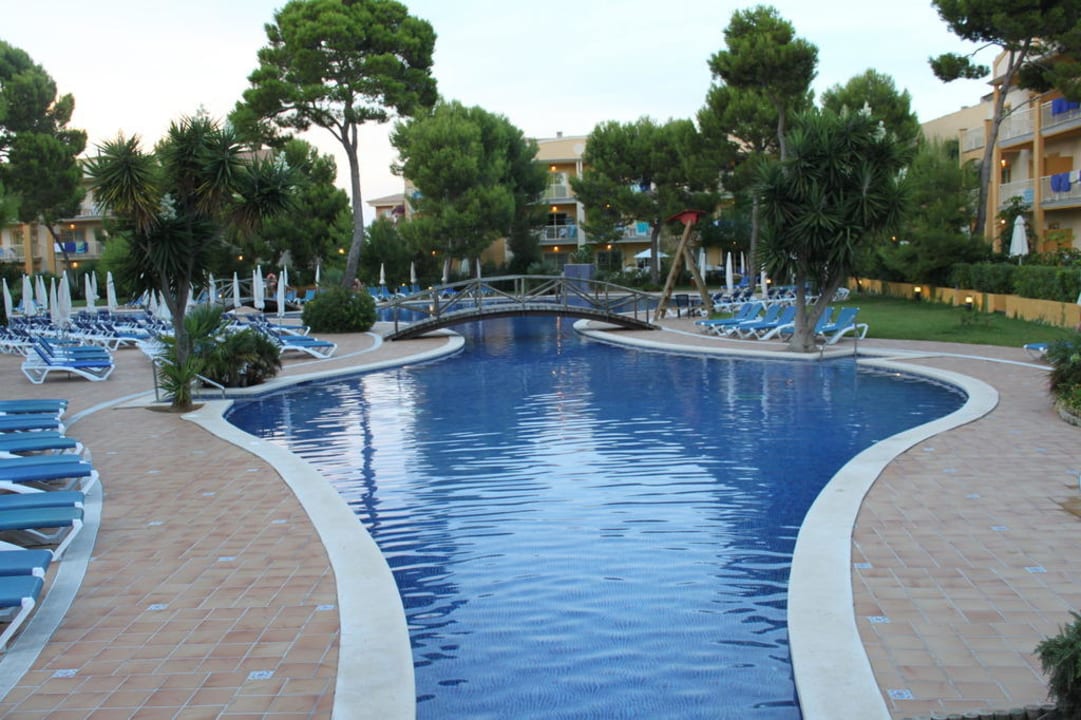 Der große Pool Zafiro Mallorca