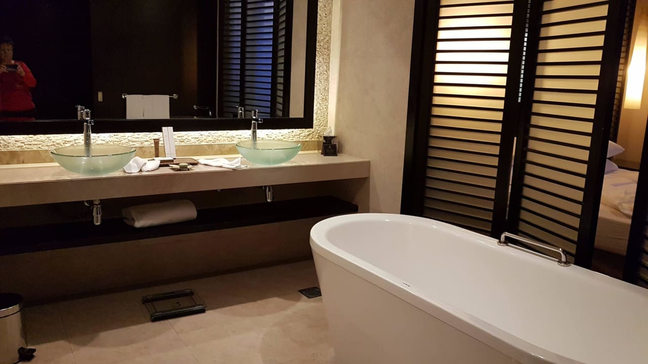 Bad mit freistehender Badewanne Rixos The Palm Hotel & Suites