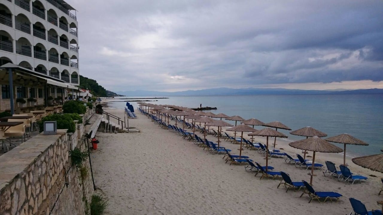 Schöner sauberer Starnd Ammon Zeus Luxury Beach Hotel