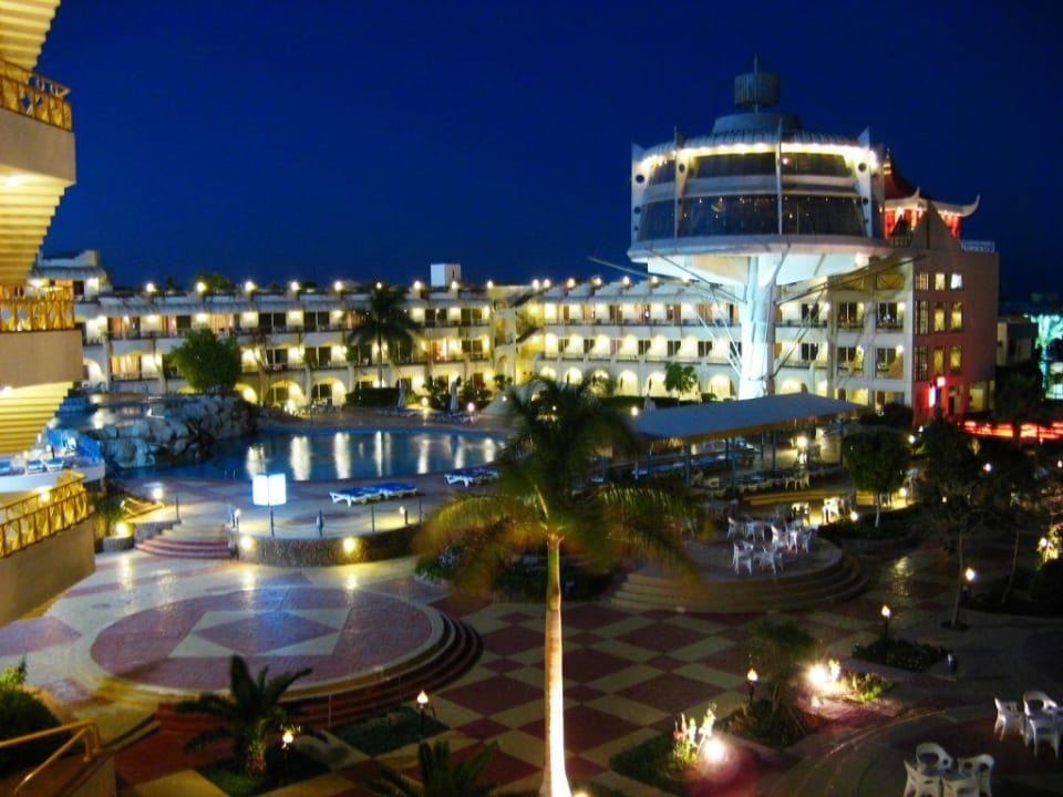 Hotel nocą Seagull Beach Resort