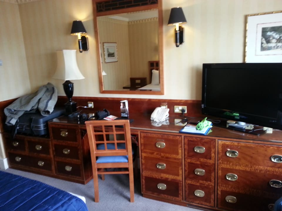 Kommode The Tower - A Guoman Hotel