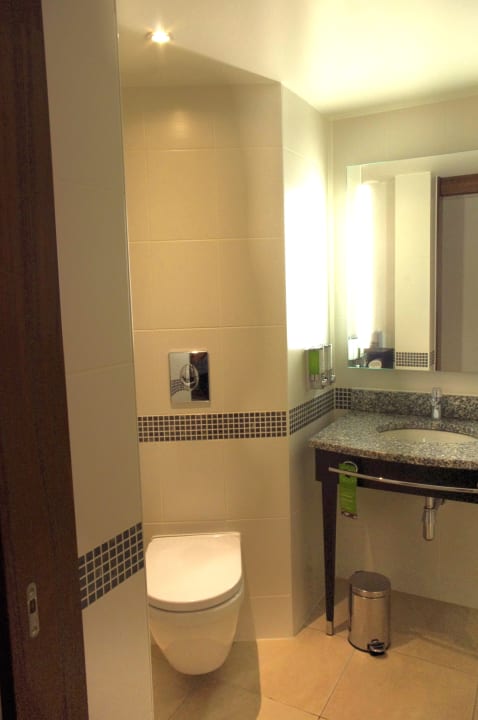 Zimmer Hampton by Hilton London Waterloo