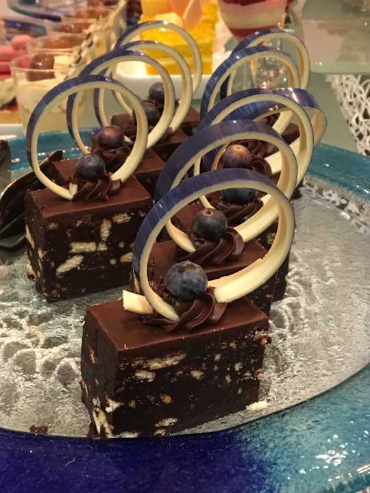 Gastro Acanthus Cennet Barut Collection