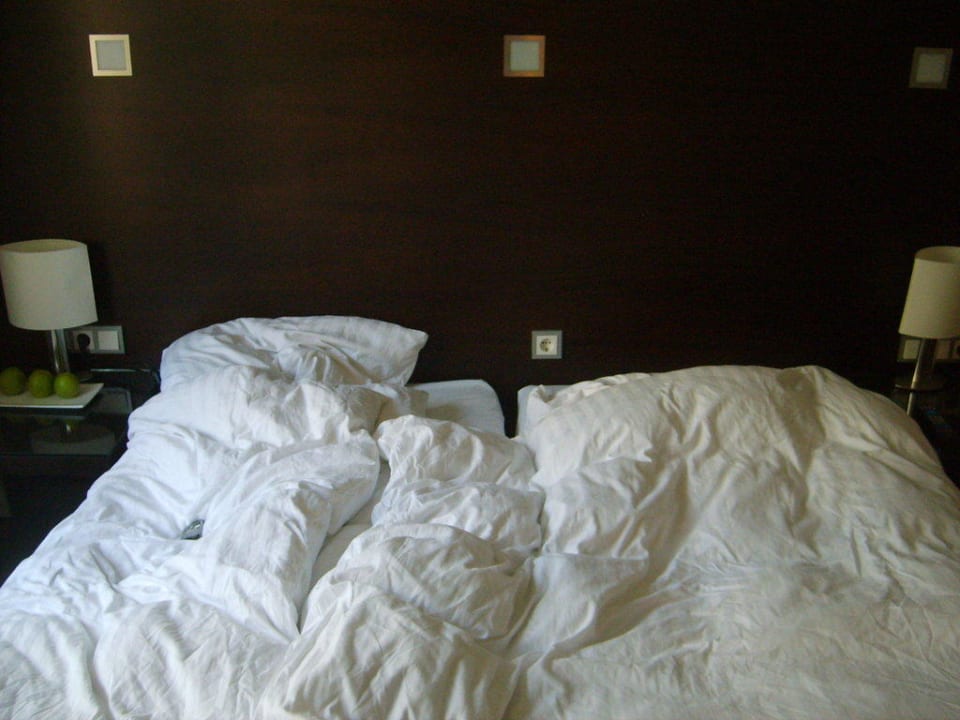 Bett nach dem Aufstehen Flemings Hotel Wien-Stadthalle