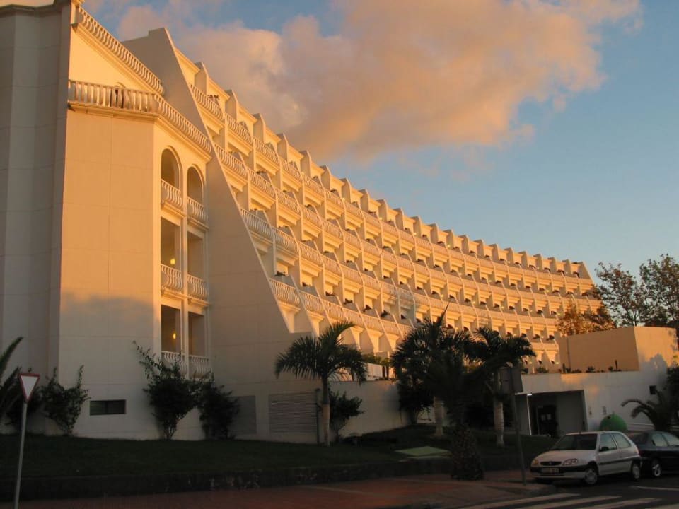 Hotel bei Sonnenuntergang Guayarmina Princess