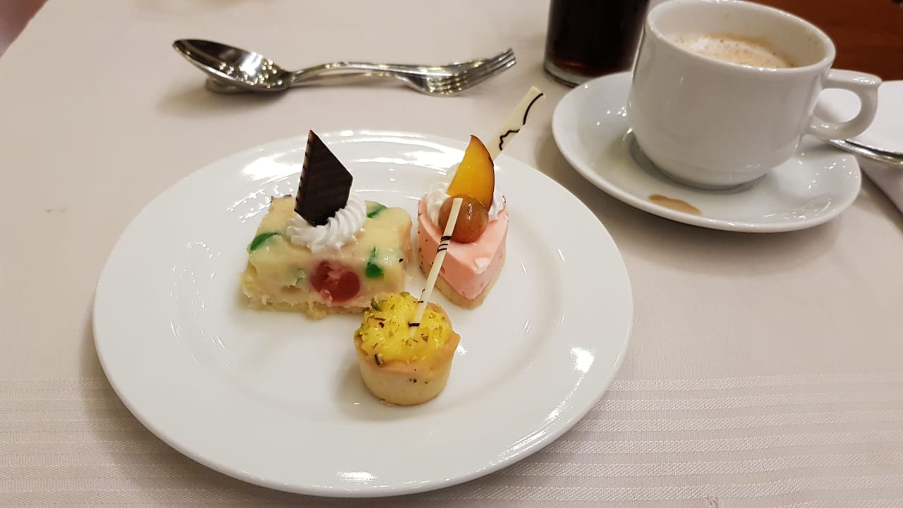 Gastro Serenity Alpha Beach