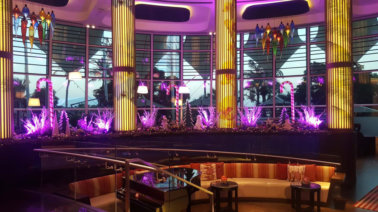 Lobby Jumeirah Beach Hotel