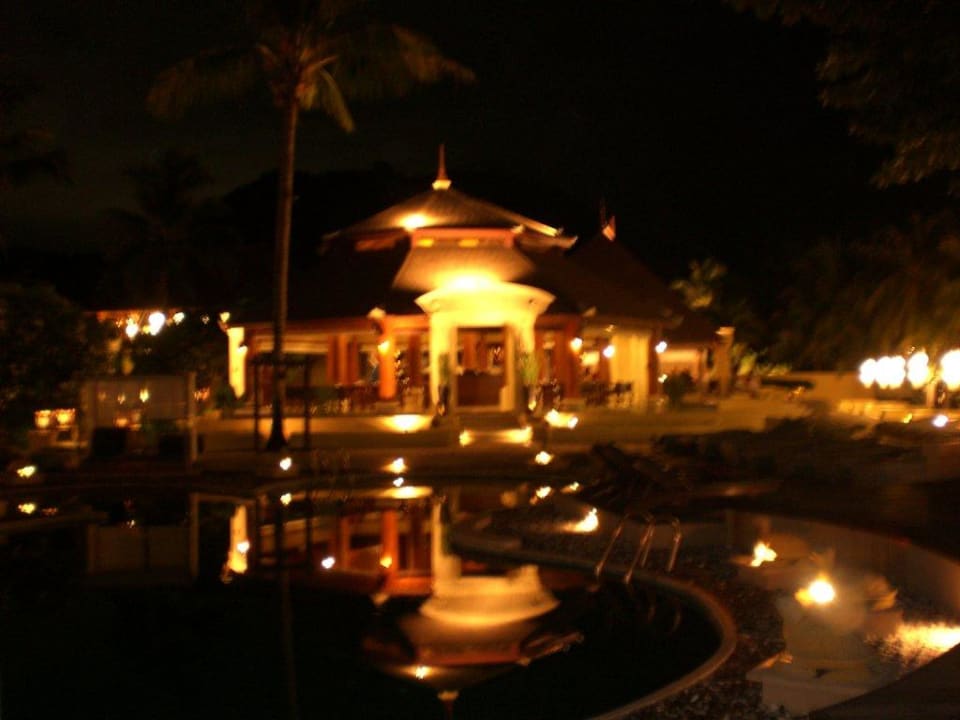 Pool bei Nacht Pavilion Samui Villas & Resort