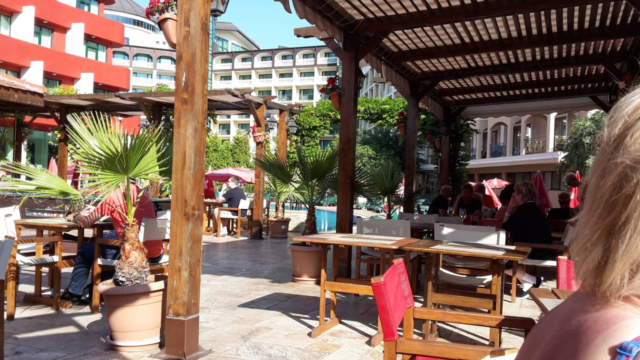 Blick vom Sitzbereich  Hotel Mena Palace