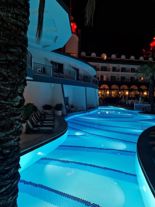 Pool Well Palace Side