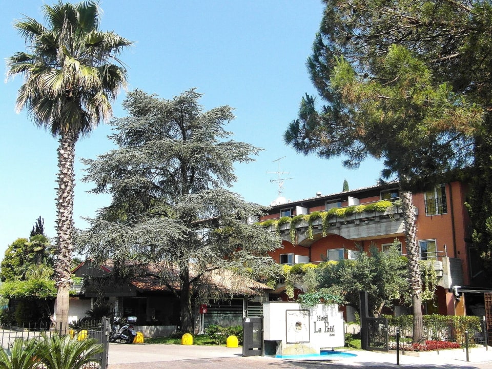 Hotel Straßenansicht Hotel La Paül