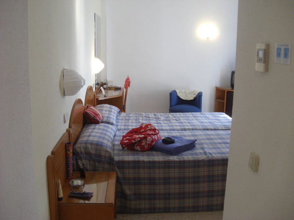 Blick ins Zimmer Inturotel Cala Esmeralda