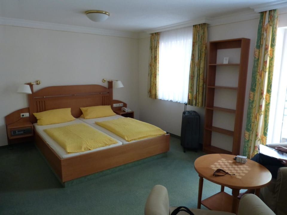 Das Standardzimmer mit Balkon und seitlichem Seeblick Ferienresidenz Chiemseestern