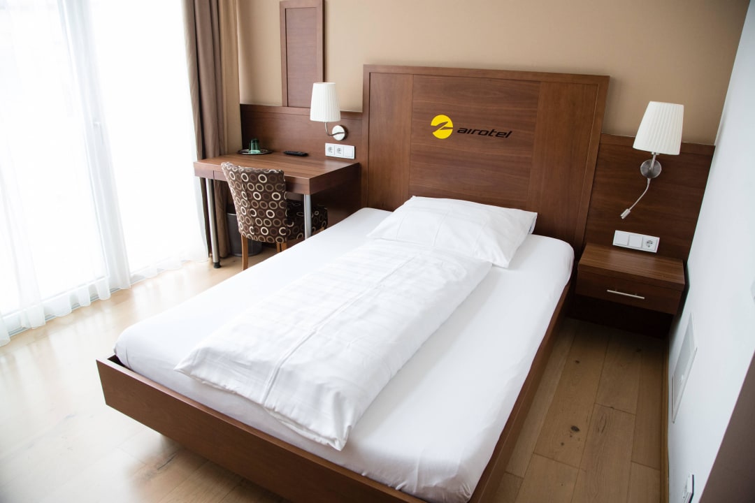 Queen Size Bett Hotel Airotel
