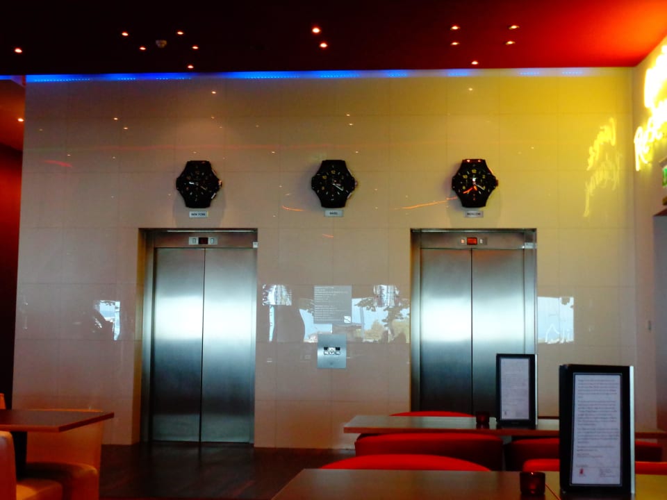Aufzug Hotel Airport Basel