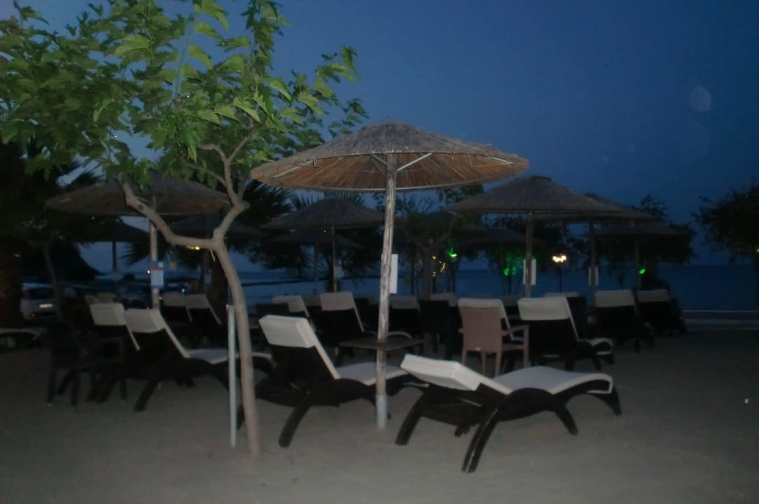 Schöner Liegebereich mit Ausblick aufs Meer Hotel Corissia Princess