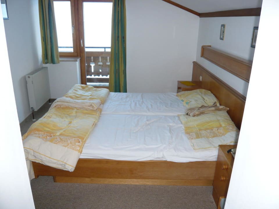 Dürftig eingerichtete Doppelzimmer Hotel Garni Seestrand