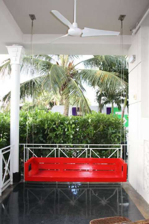 Kleine Schaukel The One50 Hotel, BW Signature Collection