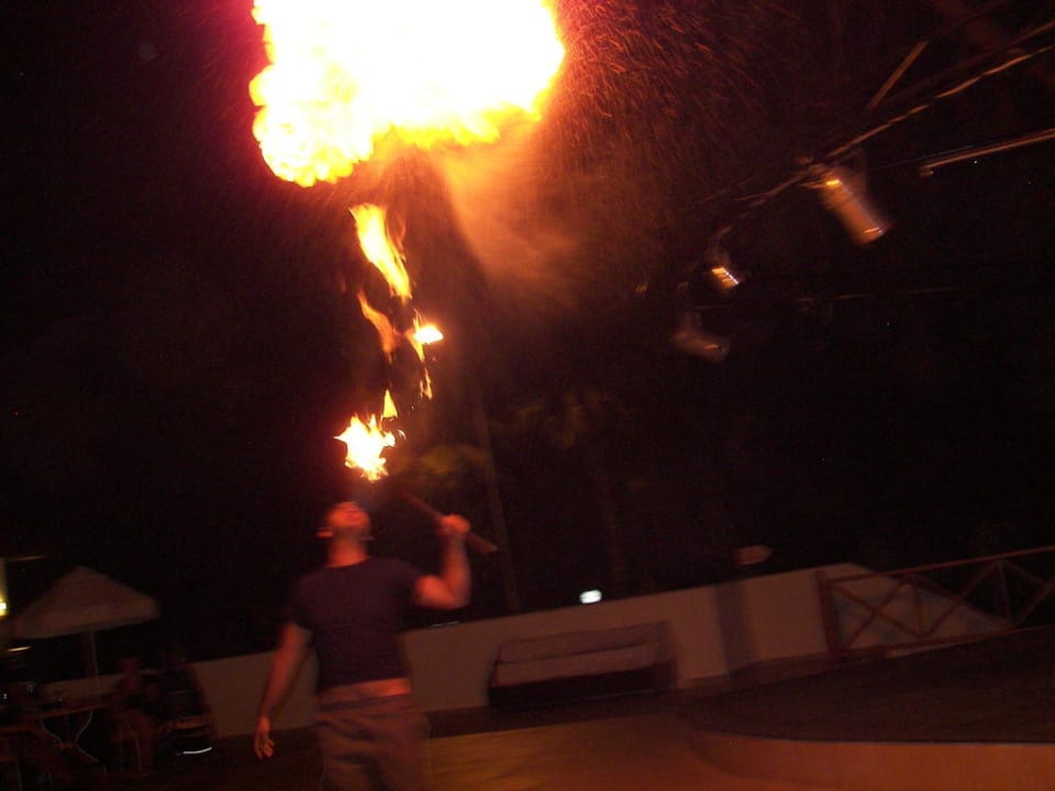 Feurer spitters von animation team hotel belinda Hotel Serra Park